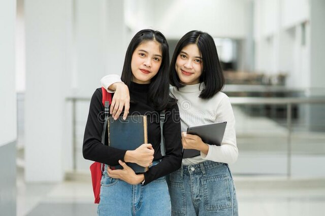 девушки подруги