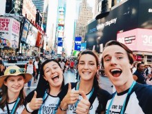 студенты в Нью-Йорке