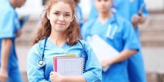 студенты медвуза